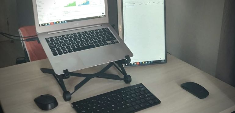 Best Laptop Stands For Digital Nomads 2020