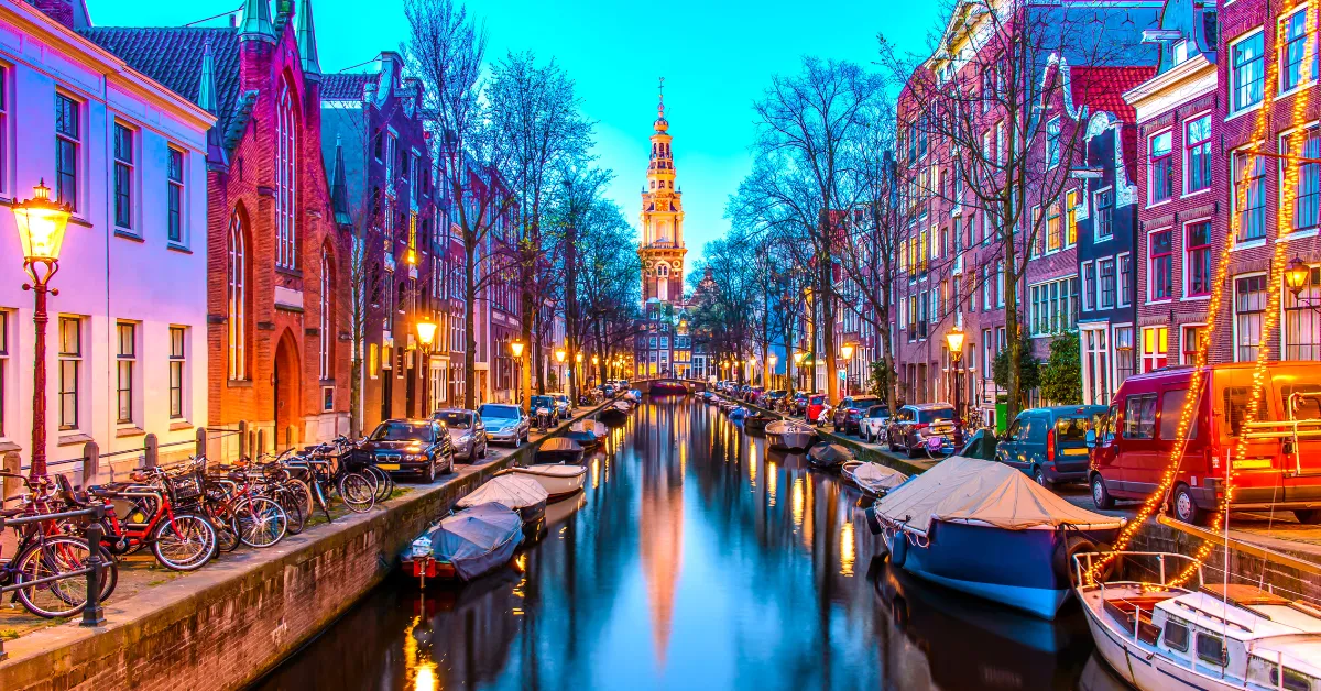 Pros and cons of living in Amsterdam